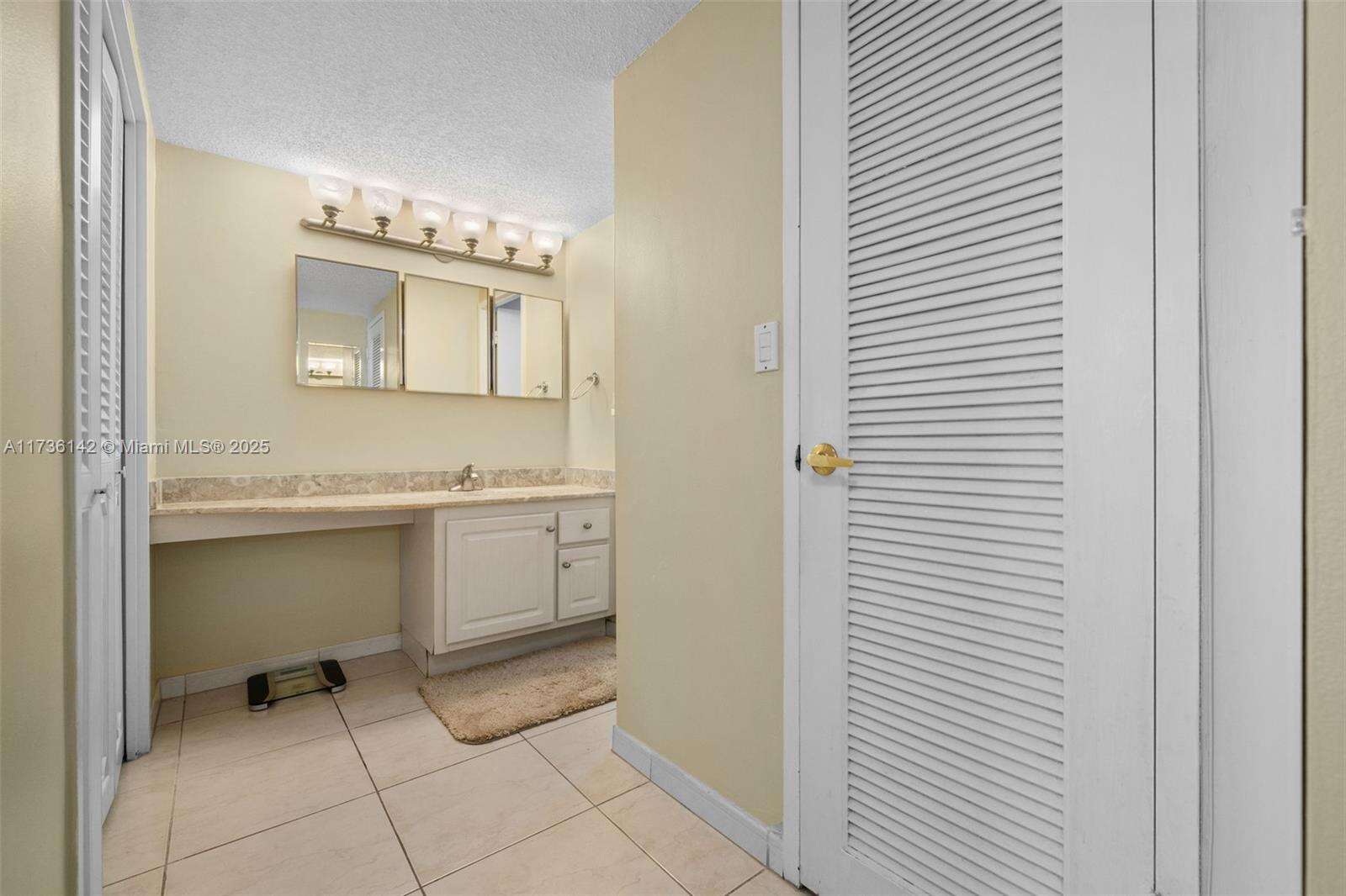 Sea Air Towers at 3725 Ocean Dr, Hollywood, FL 33019 - For Rent photo 15