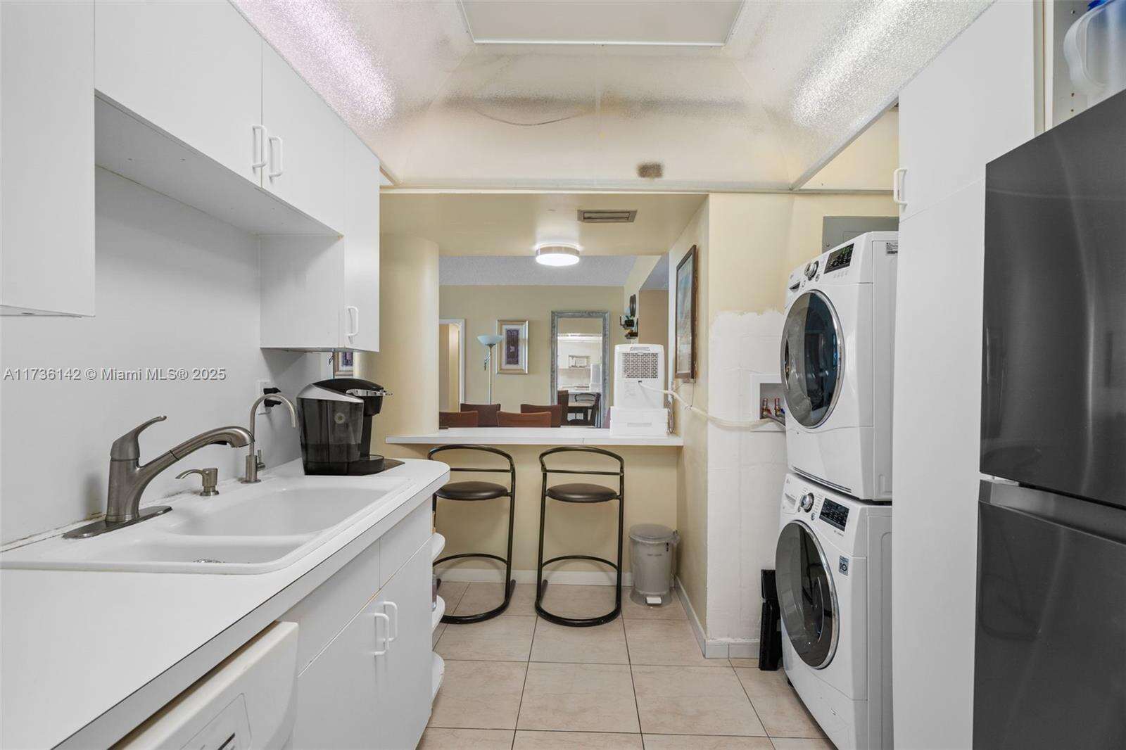 Sea Air Towers at 3725 Ocean Dr, Hollywood, FL 33019 - For Rent photo 9