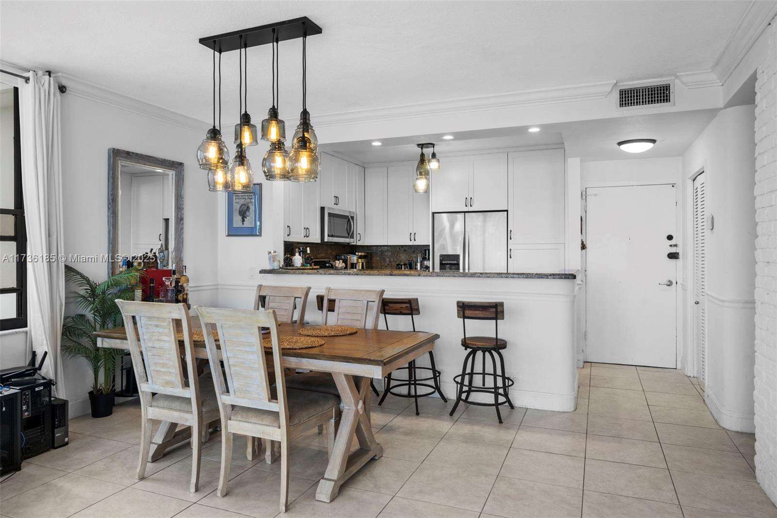 Alexander Towers at 3505 Ocean Dr, Hollywood, FL 33019 - For Rent photo 6