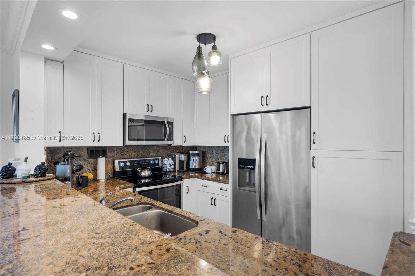 Alexander Towers at 3505 Ocean Dr, Hollywood, FL 33019 - For Rent photo 9