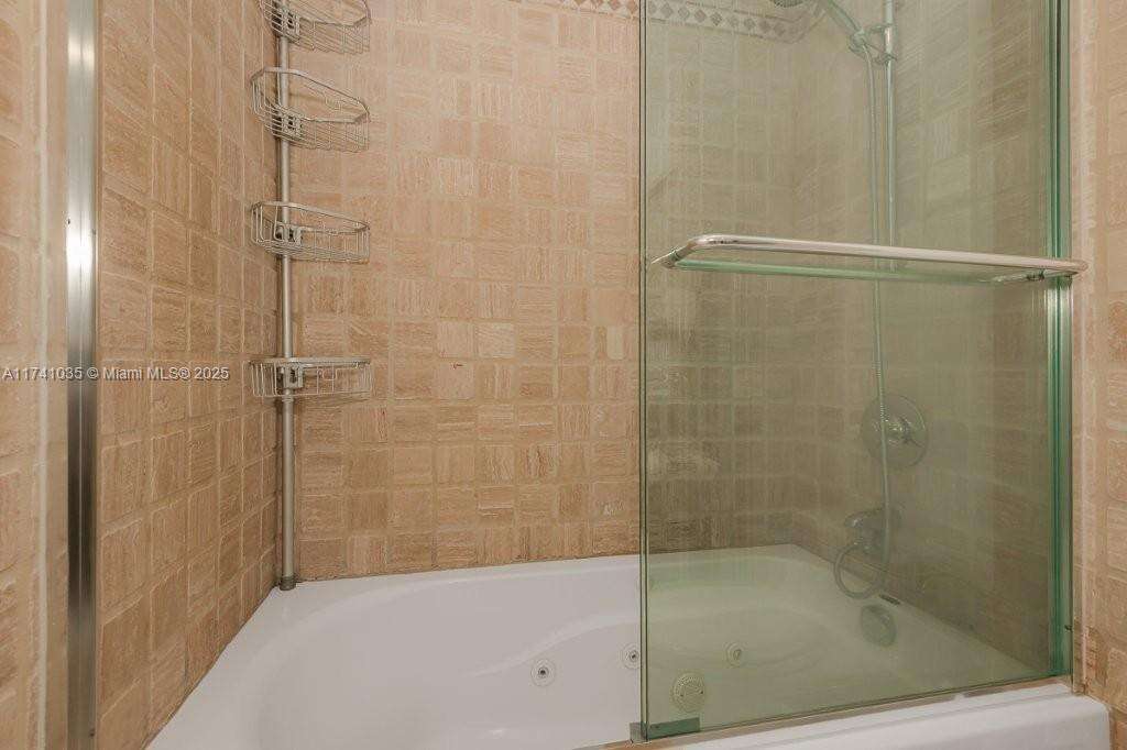 Roney Palace at 2301 Collins Ave, Miami Beach, FL 33139 - For Rent photo 13