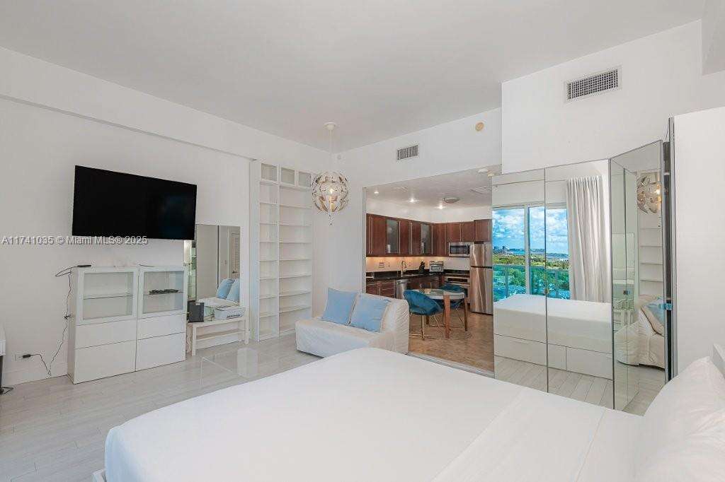 Roney Palace at 2301 Collins Ave, Miami Beach, FL 33139 - For Rent photo 15