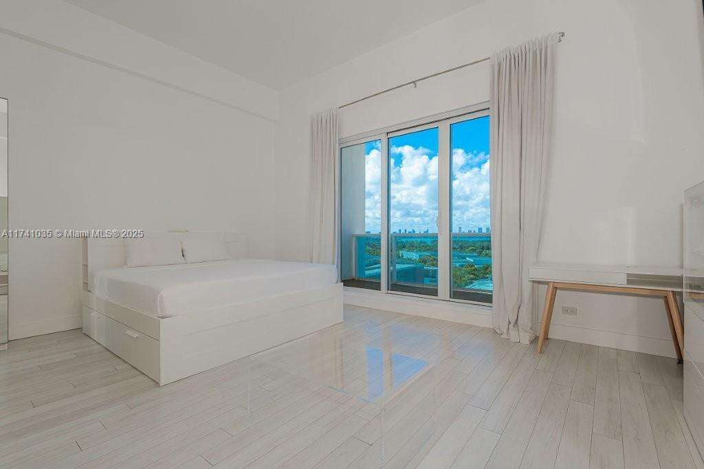 Roney Palace at 2301 Collins Ave, Miami Beach, FL 33139 - For Rent photo 17