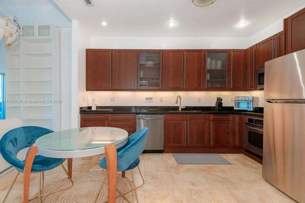 Roney Palace at 2301 Collins Ave, Miami Beach, FL 33139 - For Rent photo 21