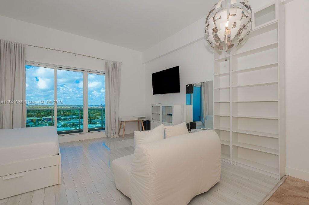 Roney Palace at 2301 Collins Ave, Miami Beach, FL 33139 - For Rent photo 5