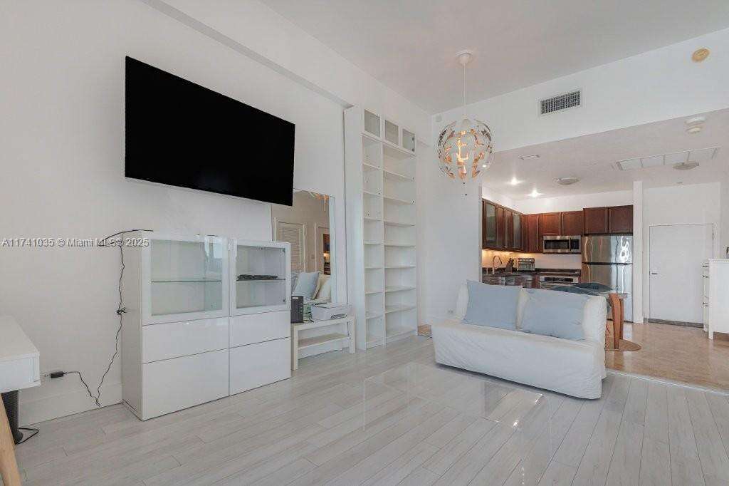Roney Palace at 2301 Collins Ave, Miami Beach, FL 33139 - For Rent photo 10
