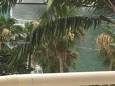 One Tequesta Point at 888 Brickell Key Dr, Miami, FL 33131 - For Rent photo 15