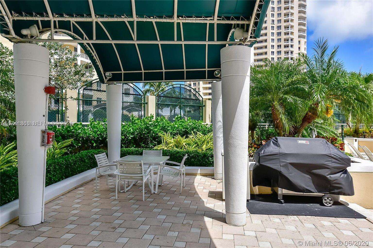 One Tequesta Point at 888 Brickell Key Dr, Miami, FL 33131 - For Rent photo 18