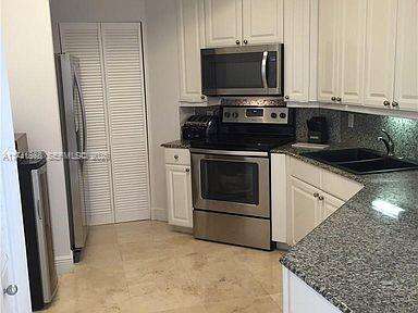 One Tequesta Point at 888 Brickell Key Dr, Miami, FL 33131 - For Rent photo 6