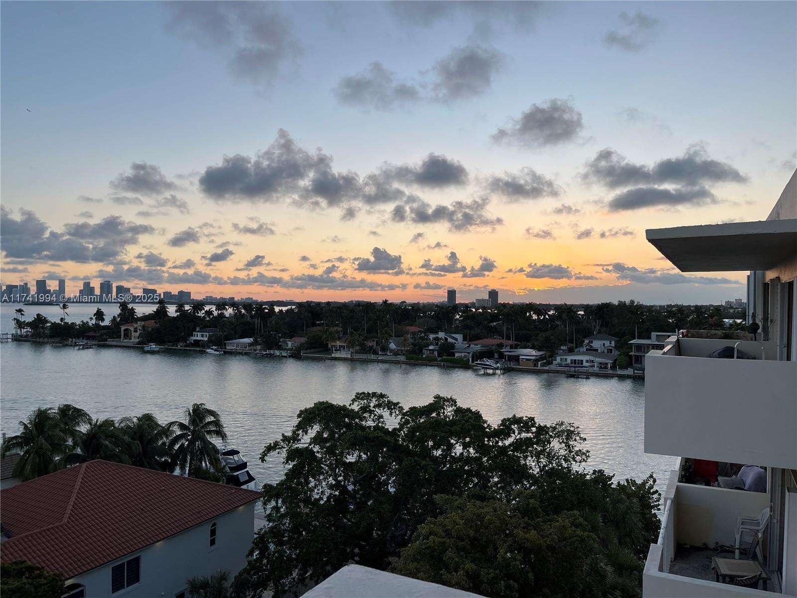 ISLAND PLACE AT NORTH BAY VILLAGE