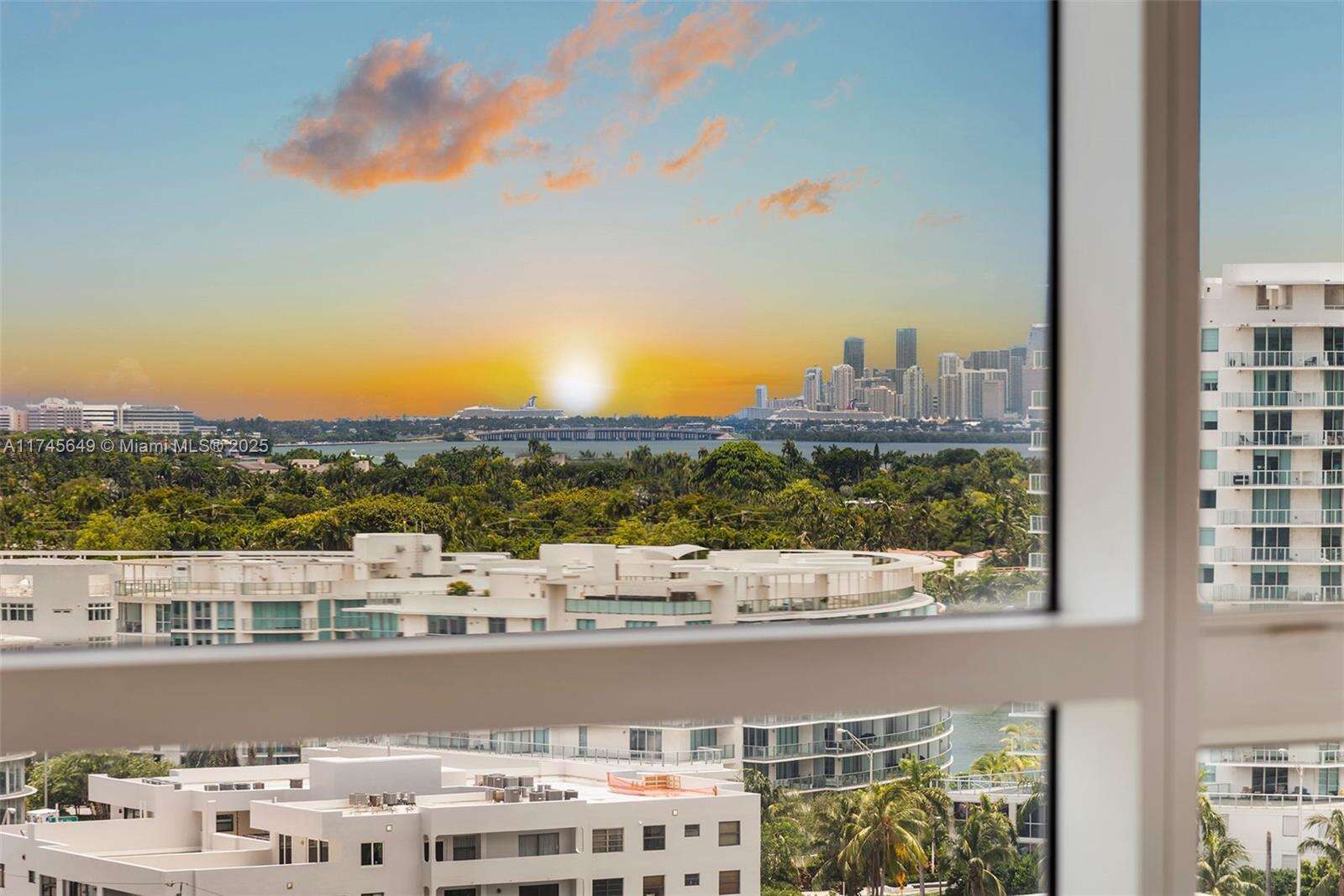 Central Carillon at 6801 Collins Ave, Miami Beach, FL 33141 - For Rent photo 11