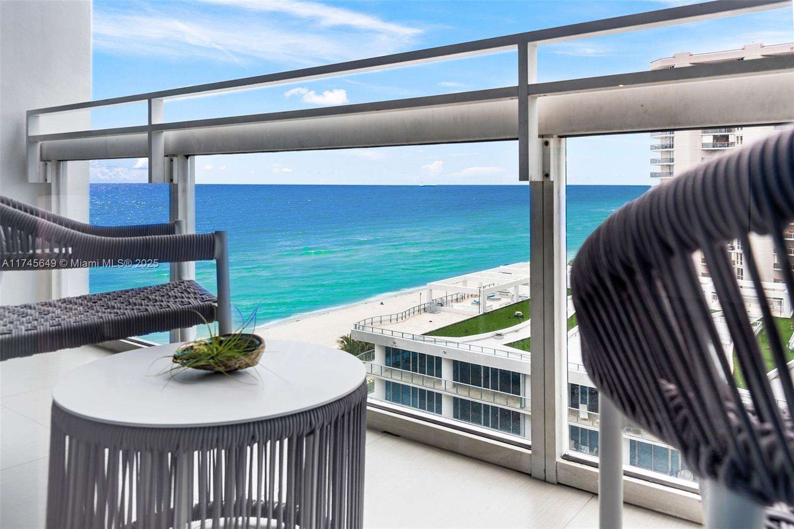 Central Carillon at 6801 Collins Ave, Miami Beach, FL 33141 - For Rent photo 17