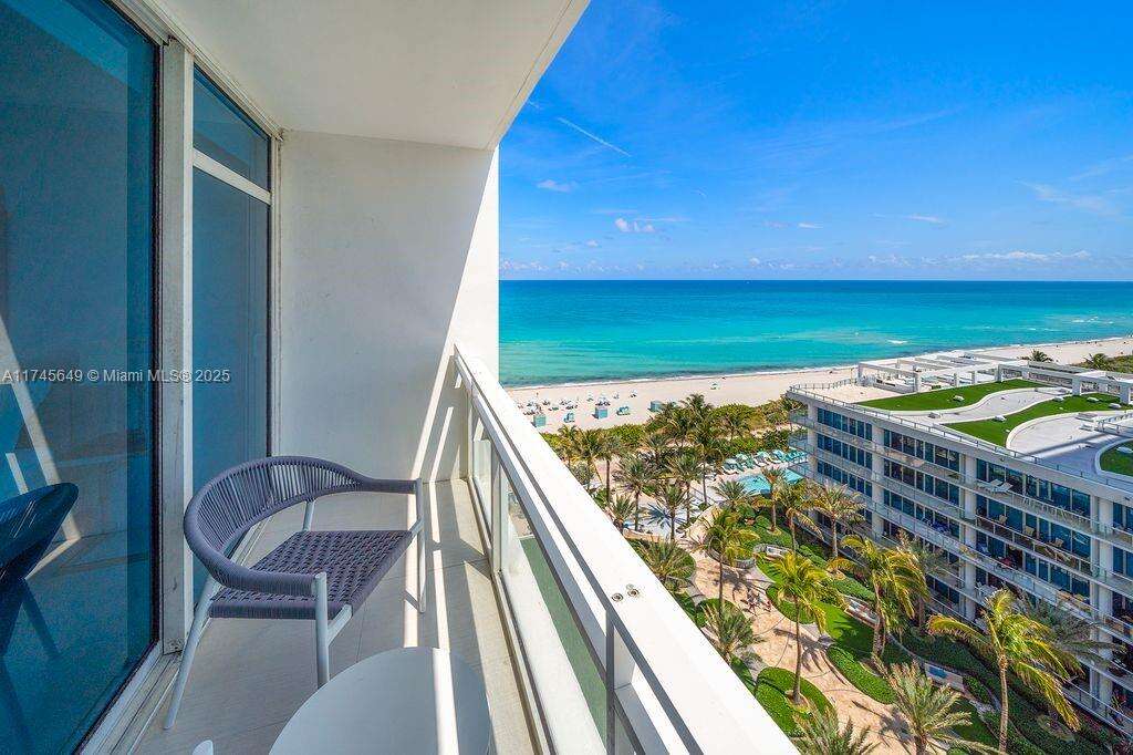 Central Carillon at 6801 Collins Ave, Miami Beach, FL 33141 - For Rent photo 22