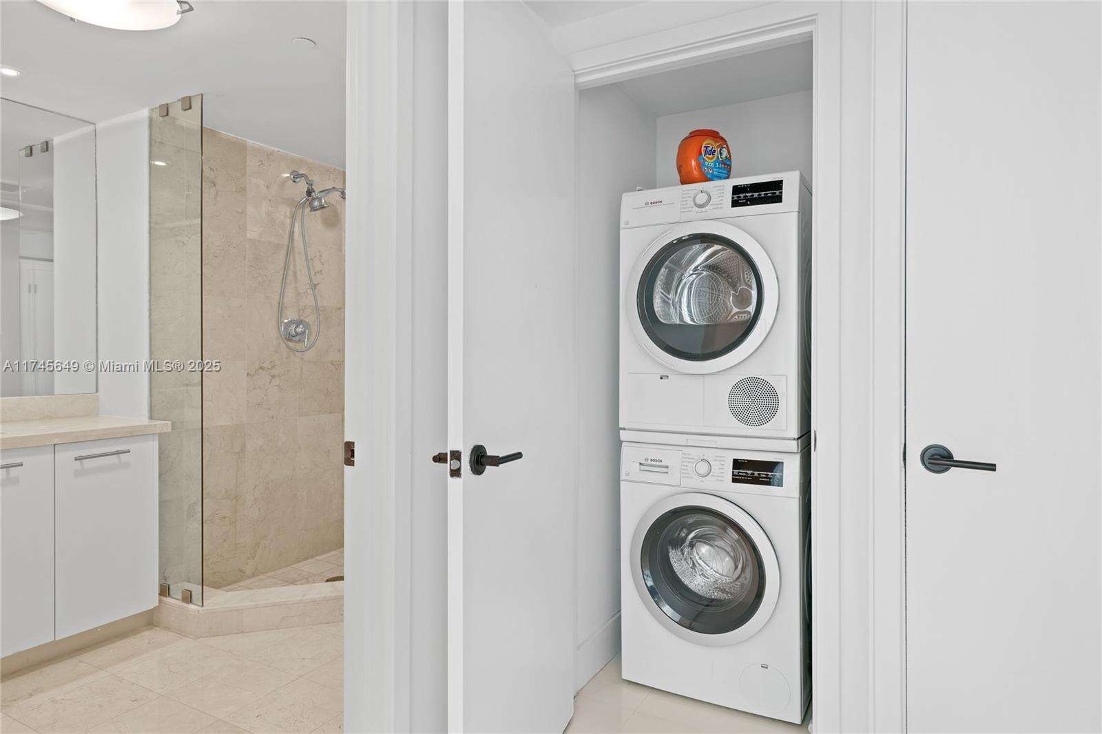 Central Carillon at 6801 Collins Ave, Miami Beach, FL 33141 - For Rent photo 23