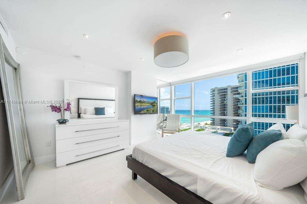 Central Carillon at 6801 Collins Ave, Miami Beach, FL 33141 - For Rent photo 28