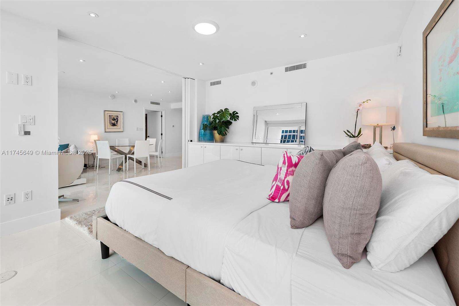 Central Carillon at 6801 Collins Ave, Miami Beach, FL 33141 - For Rent photo 48