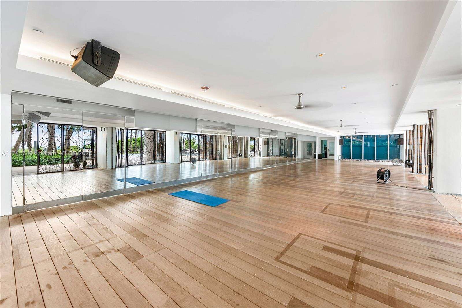 Central Carillon at 6801 Collins Ave, Miami Beach, FL 33141 - For Rent photo 53