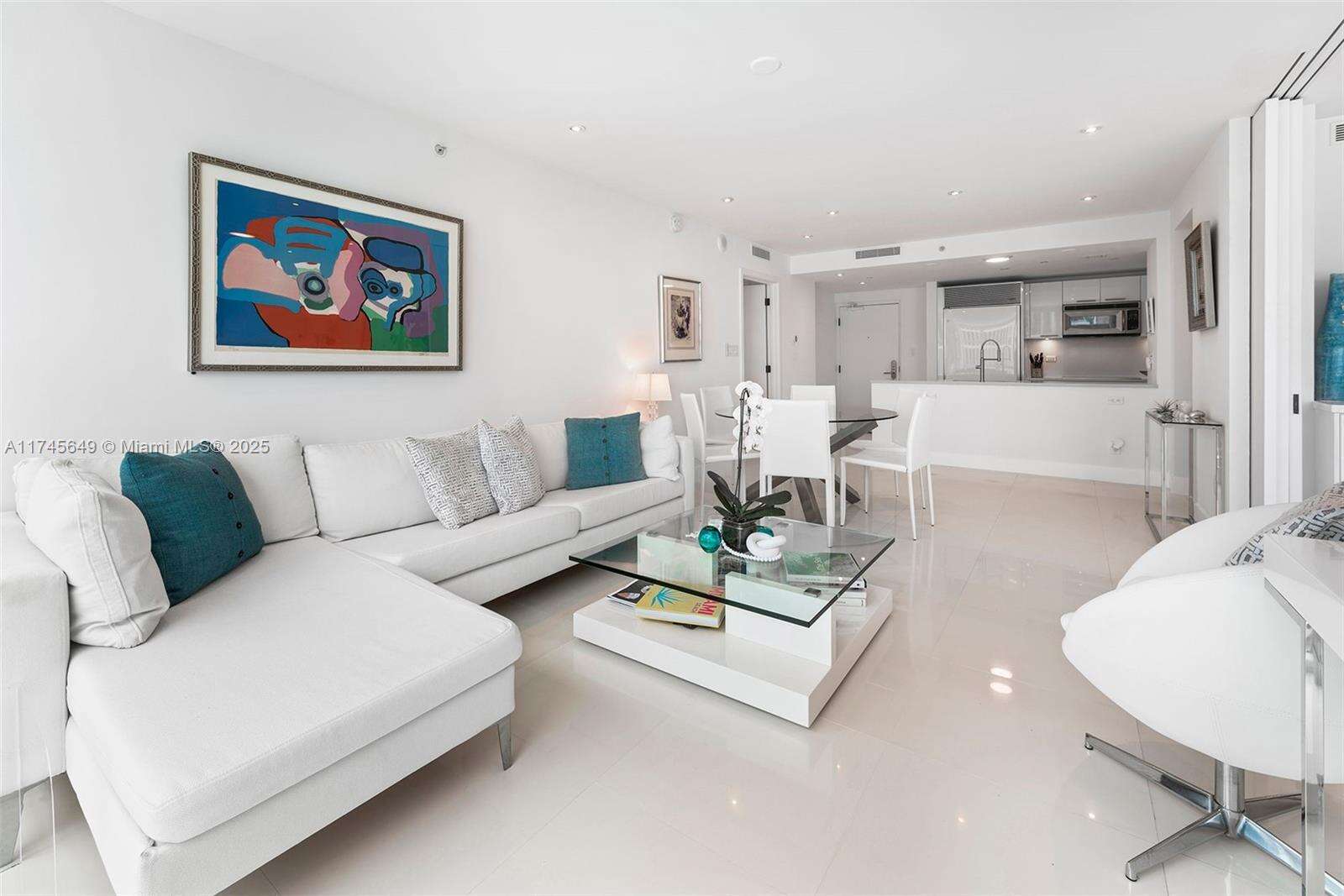 Central Carillon at 6801 Collins Ave, Miami Beach, FL 33141 - For Rent photo 8