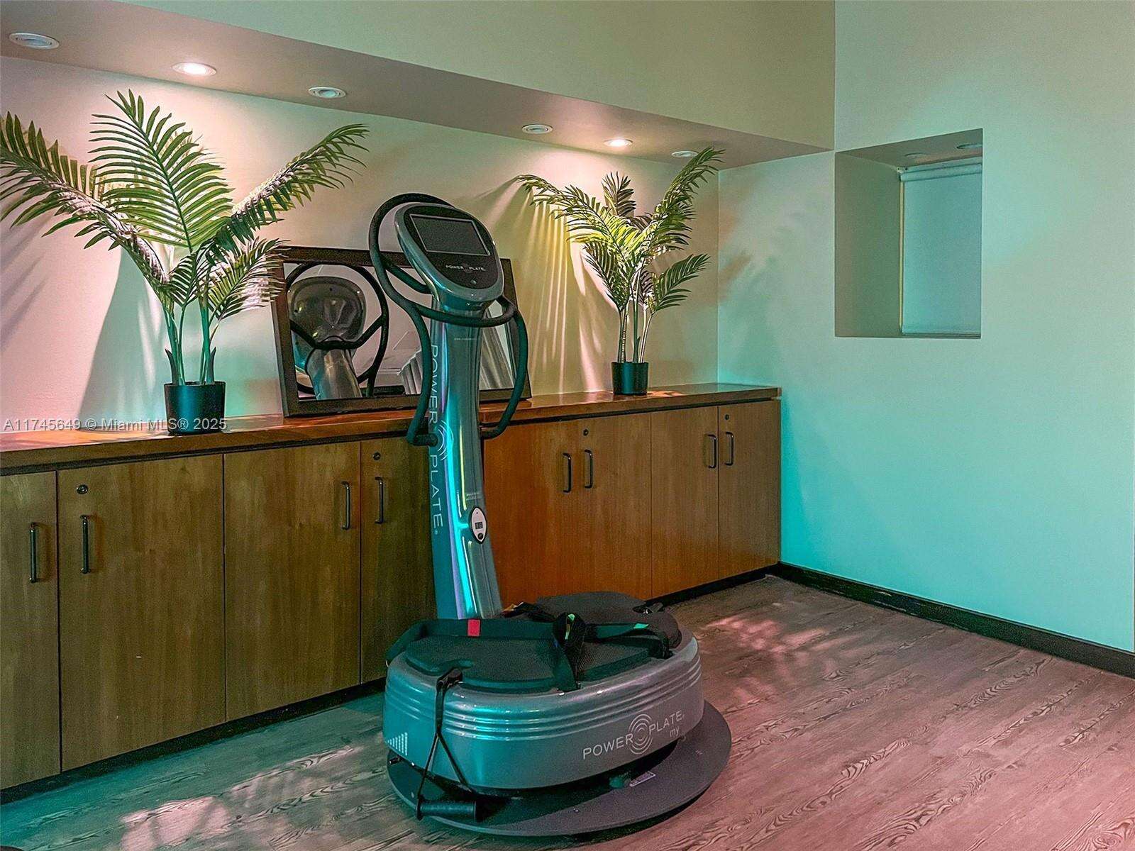 Central Carillon at 6801 Collins Ave, Miami Beach, FL 33141 - For Rent photo 72