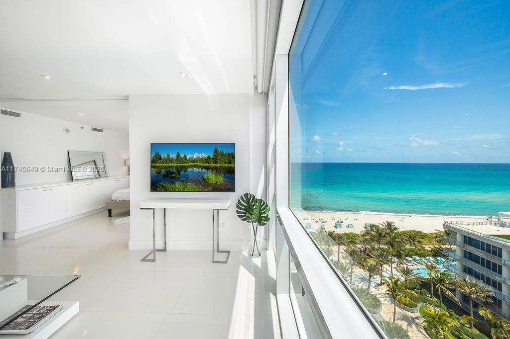 Central Carillon at 6801 Collins Ave, Miami Beach, FL 33141 - For Rent photo 10