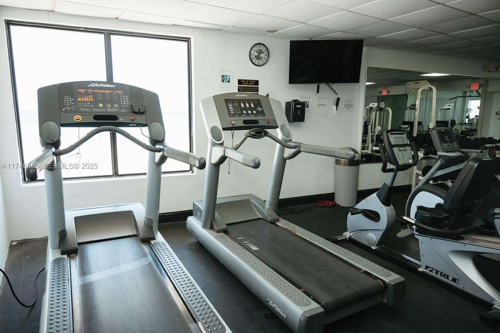Sea Air Towers at 3725 Ocean Dr, Hollywood, FL 33019 - For Rent photo 44