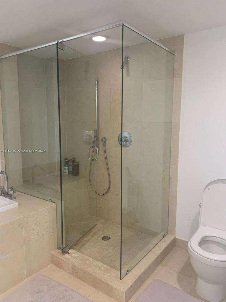 Icon Brickell 1 at 465 Brickell Ave, Miami, FL 33131 - For Rent photo 14