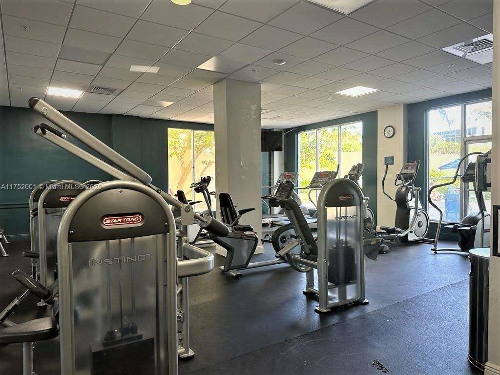 Sian Ocean Residences at 4001 Ocean Dr, Hollywood, FL 33019 - For Rent photo 17
