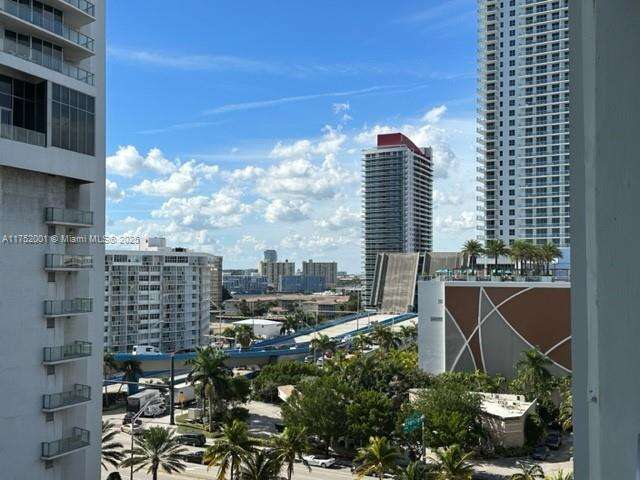 Sian Ocean Residences at 4001 Ocean Dr, Hollywood, FL 33019 - For Rent photo 19
