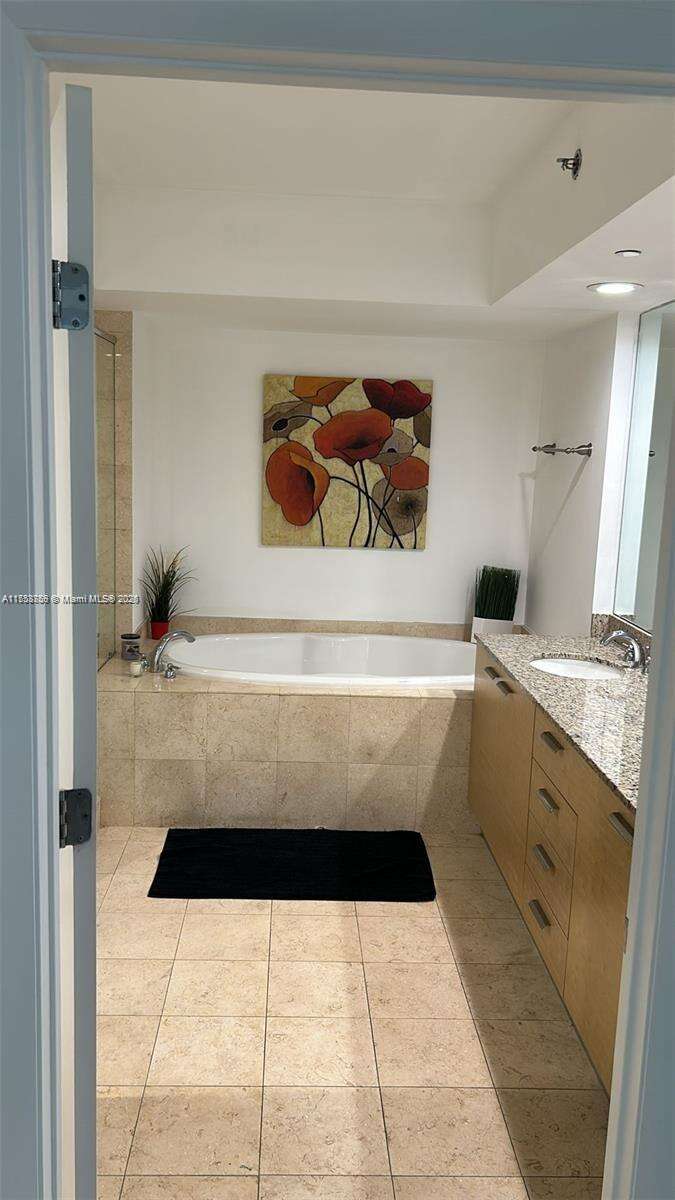 The Beach Club Two at 1830 Ocean Dr, Hallandale Beach, FL 33009 - For Rent photo 21
