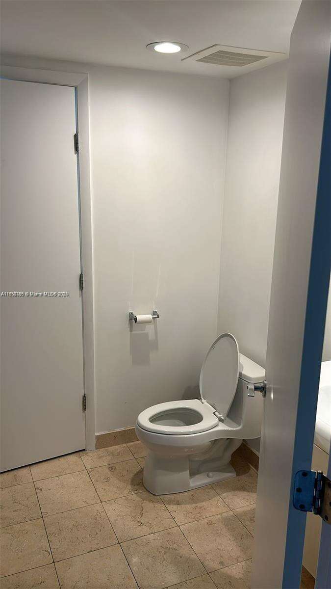 The Beach Club Two at 1830 Ocean Dr, Hallandale Beach, FL 33009 - For Rent photo 29