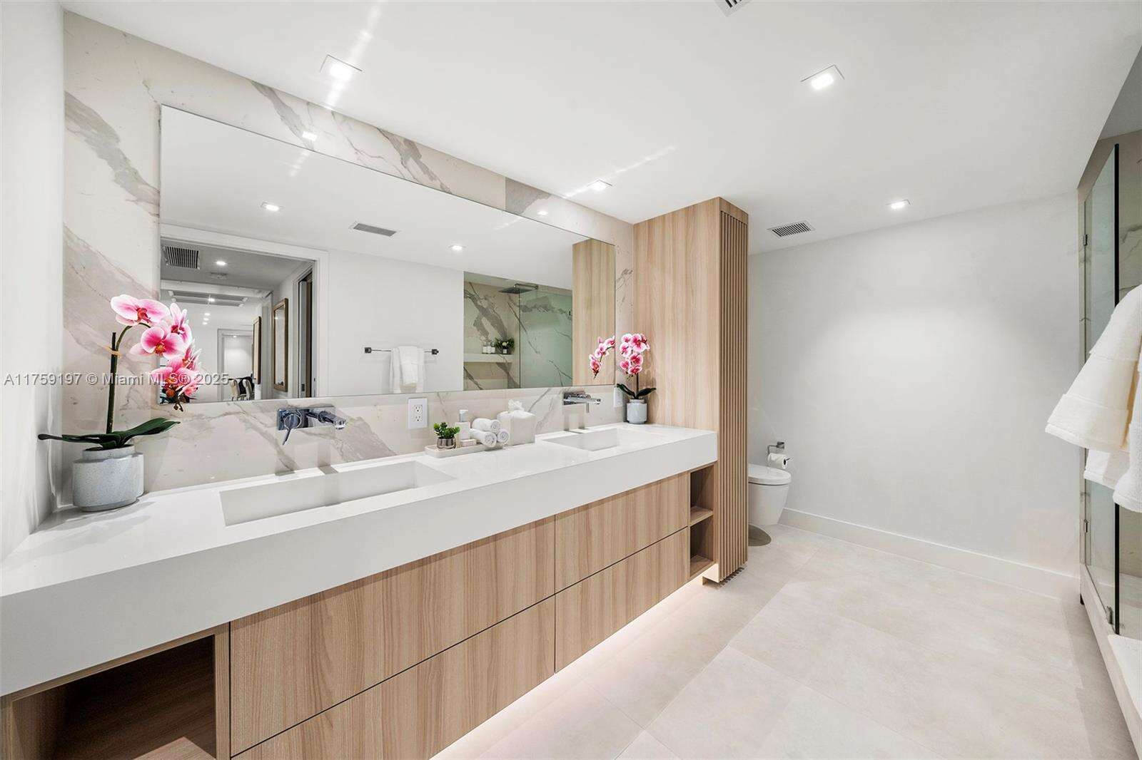 Roney Palace at Miami Beach, FL 33139 - For Rent photo 19