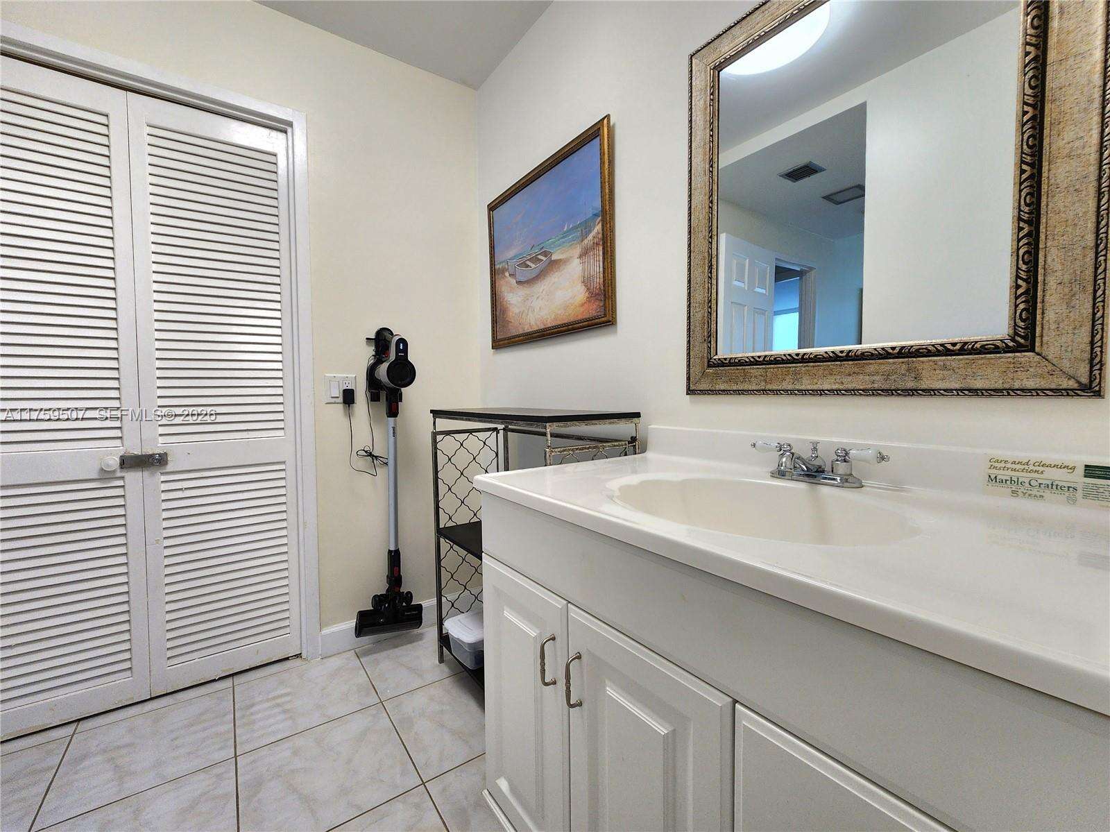 Alexander Towers at 3505 Ocean Dr, Hollywood, FL 33019 - For Rent photo 14