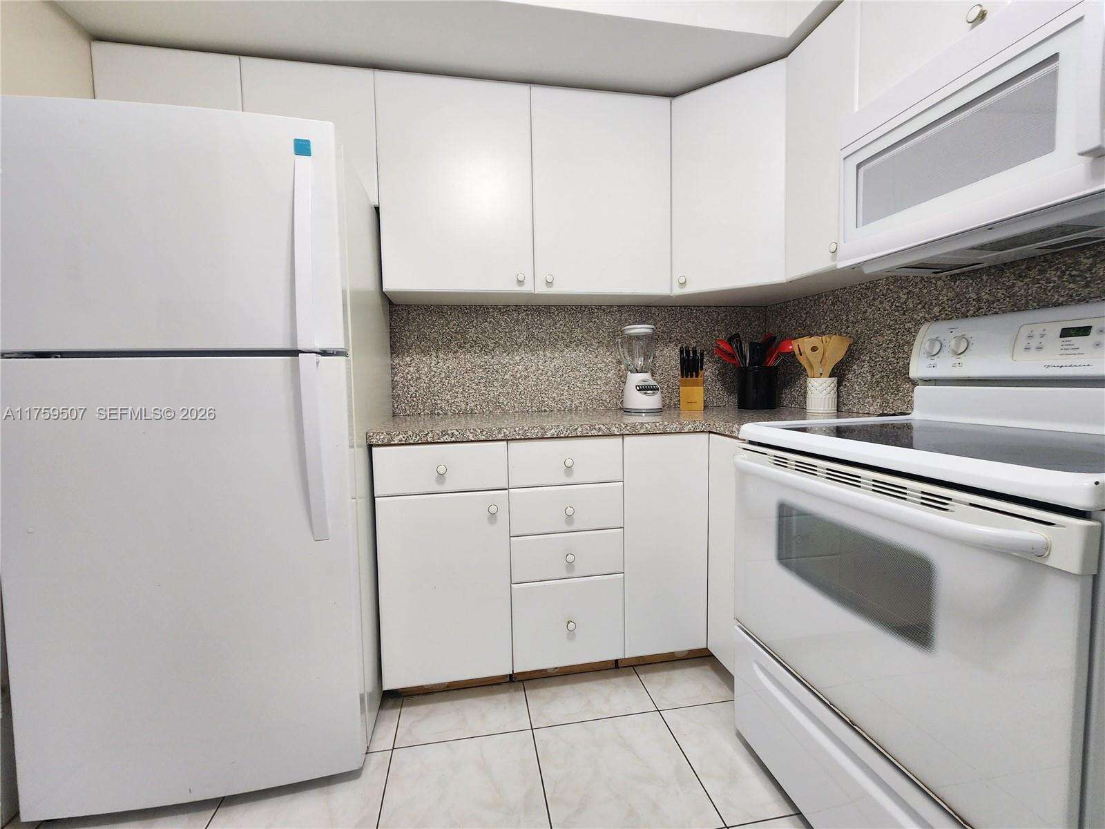 Alexander Towers at 3505 Ocean Dr, Hollywood, FL 33019 - For Rent photo 9