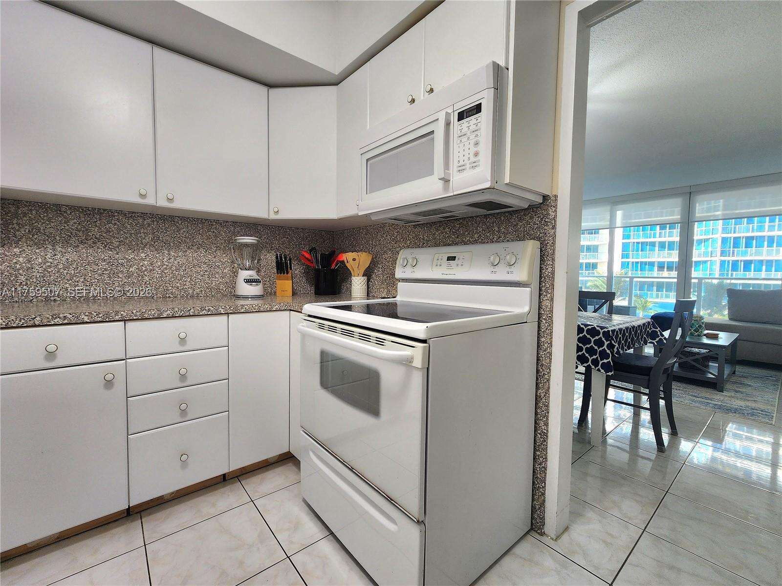 Alexander Towers at 3505 Ocean Dr, Hollywood, FL 33019 - For Rent photo 10