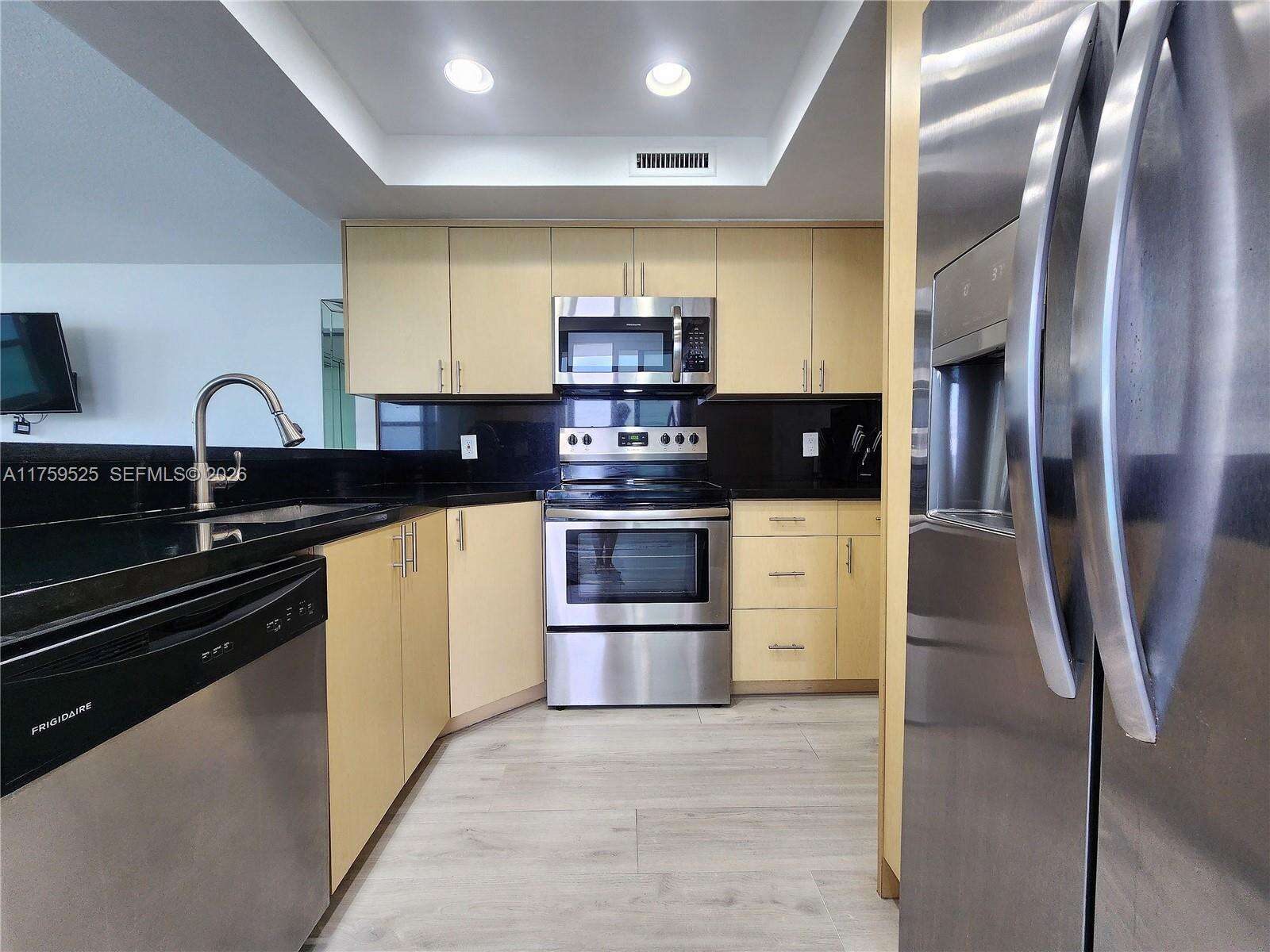 Alexander Towers at 3505 Ocean Dr, Hollywood, FL 33019 - For Rent photo 12
