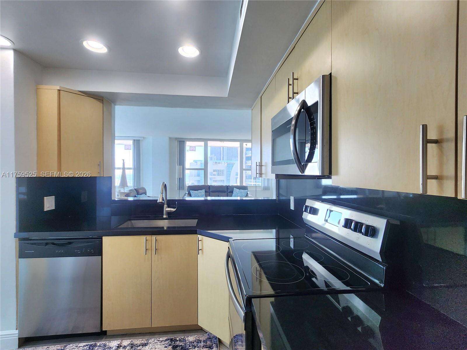 Alexander Towers at 3505 Ocean Dr, Hollywood, FL 33019 - For Rent photo 13