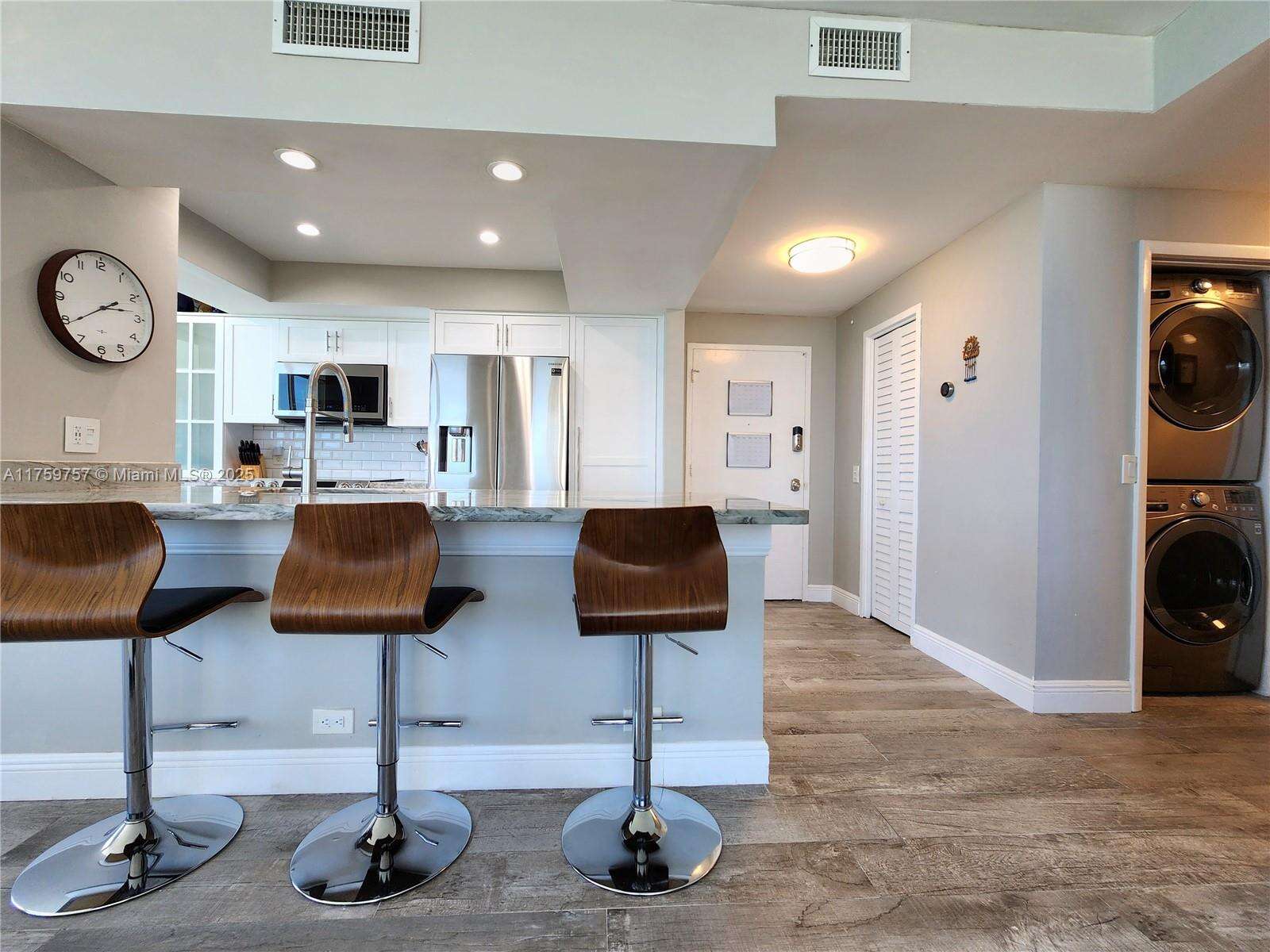 Alexander Towers at 3505 Ocean Dr, Hollywood, FL 33019 - For Rent photo 25
