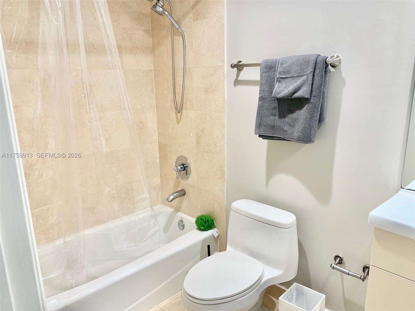The Beach Club Two at 1830 Ocean Dr, Hallandale Beach, FL 33009 - For Rent photo 25