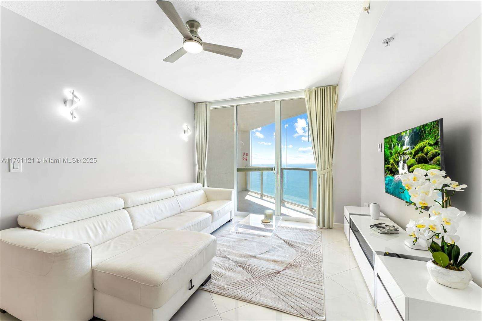 La Perla at 16699 Collins Ave, Sunny Isles Beach, FL 33160 - For Rent photo 1