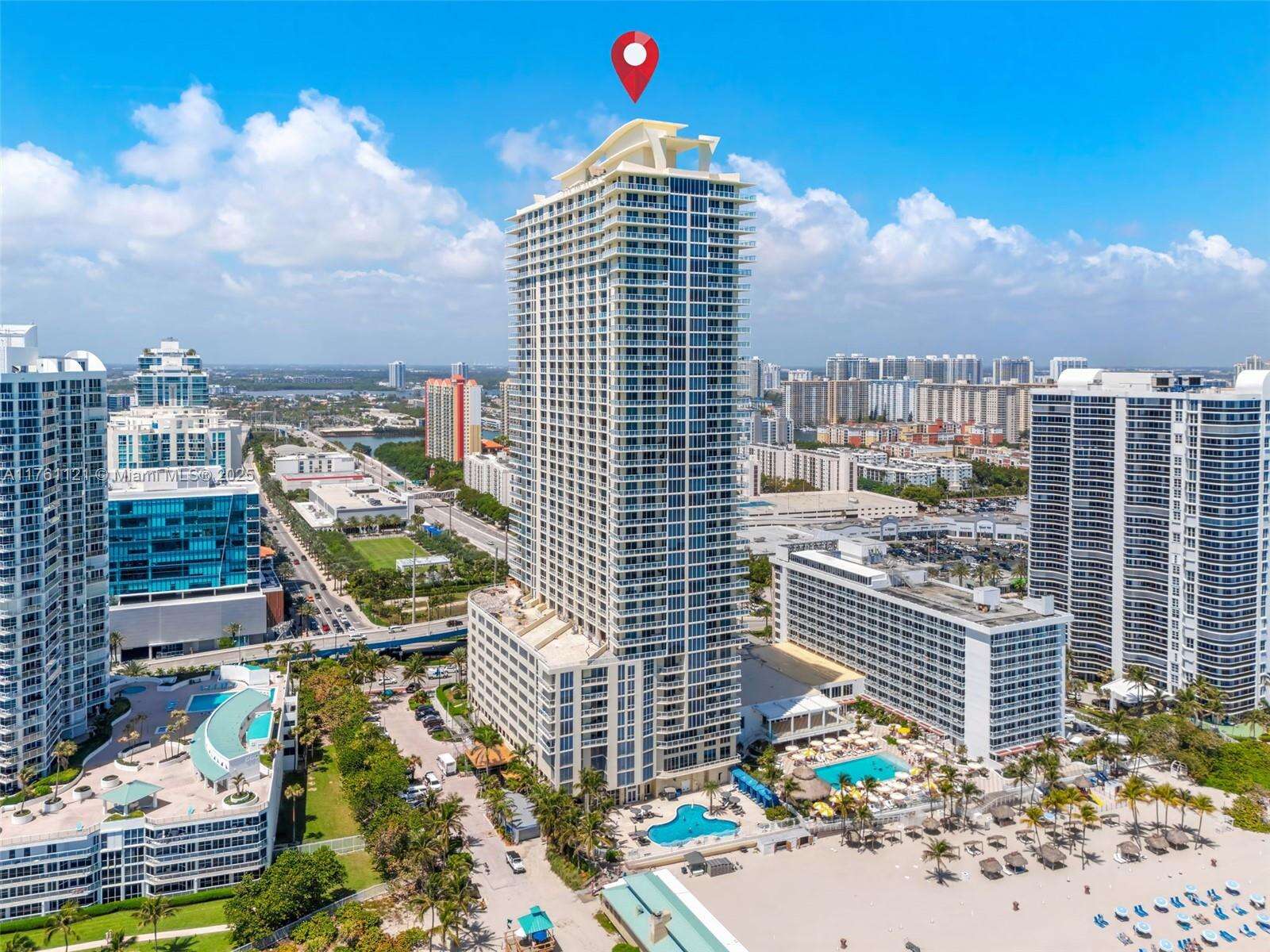 La Perla at 16699 Collins Ave, Sunny Isles Beach, FL 33160 - For Rent photo 17