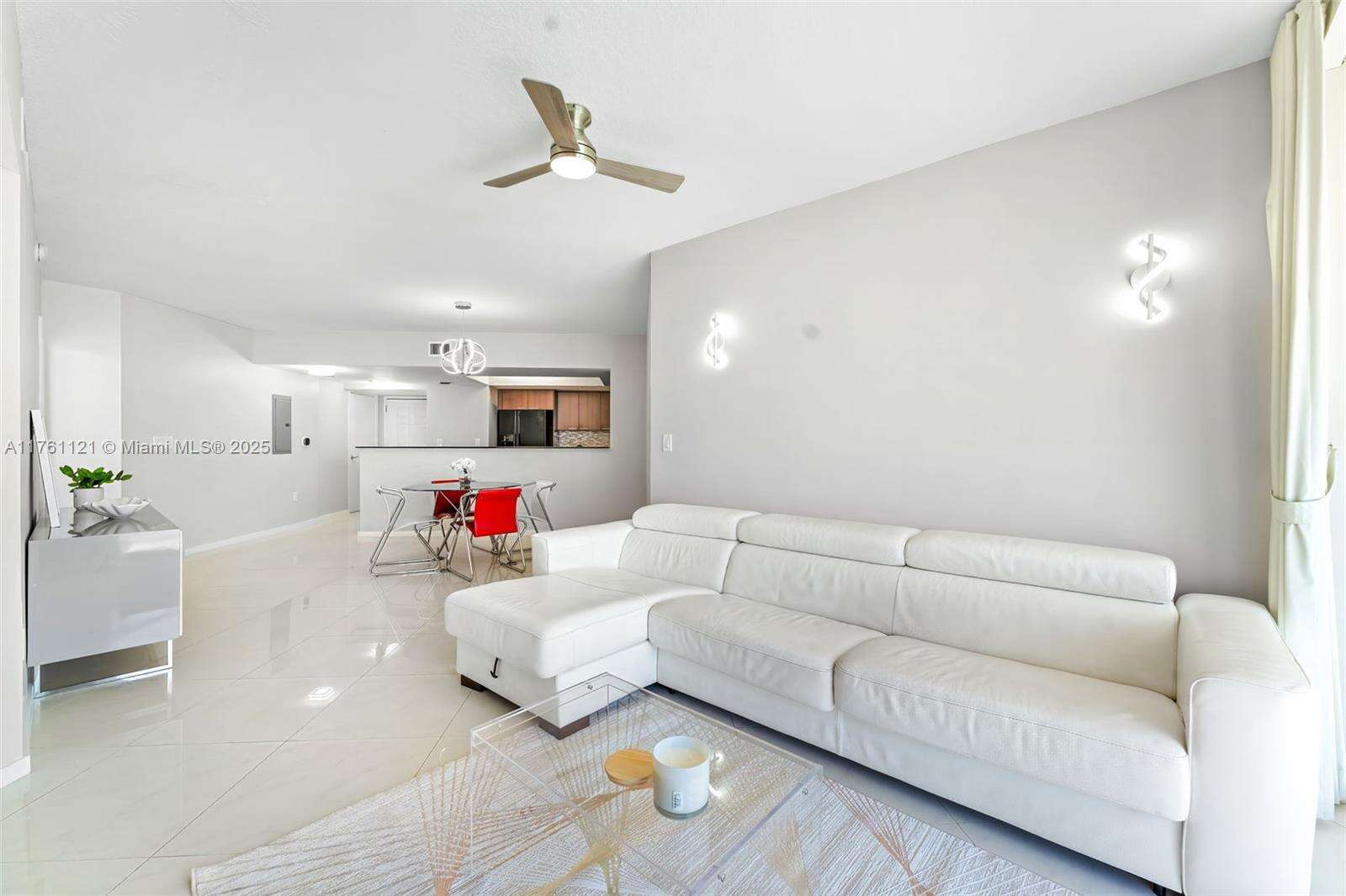 La Perla at 16699 Collins Ave, Sunny Isles Beach, FL 33160 - For Rent photo 3