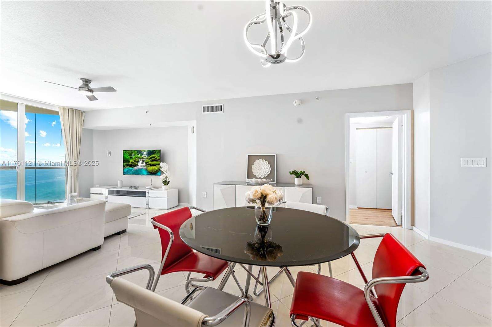 La Perla at 16699 Collins Ave, Sunny Isles Beach, FL 33160 - For Rent photo 4