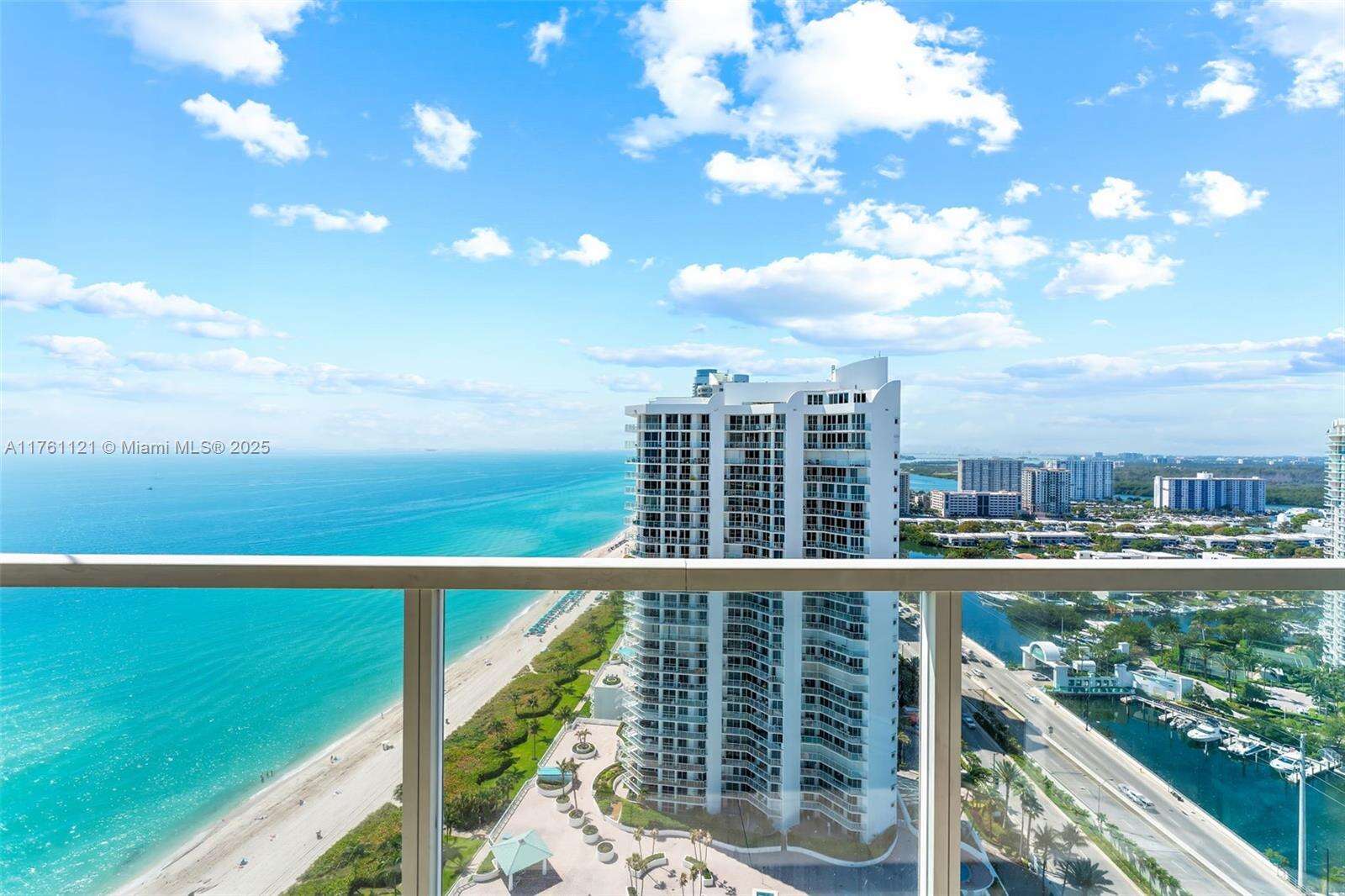 La Perla at 16699 Collins Ave, Sunny Isles Beach, FL 33160 - For Rent photo 5