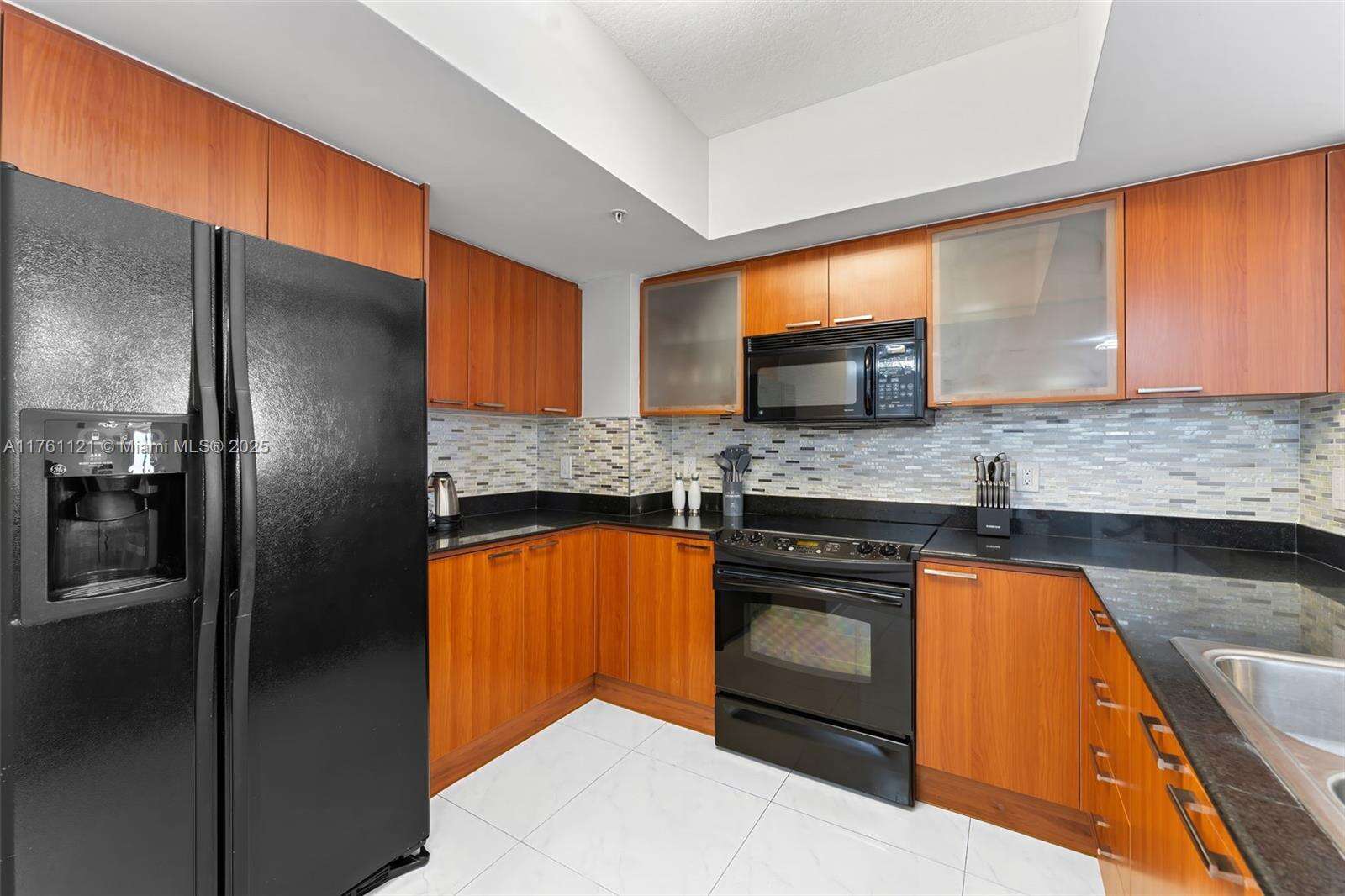 La Perla at 16699 Collins Ave, Sunny Isles Beach, FL 33160 - For Rent photo 7