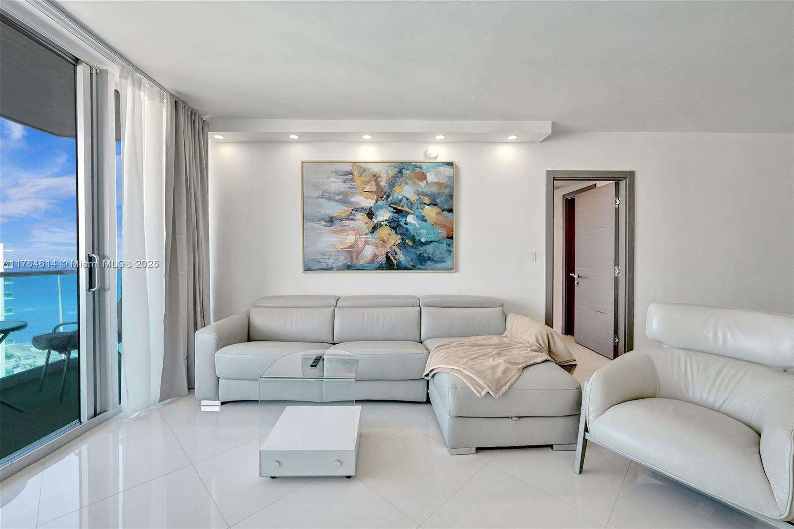 Sian Ocean Residences at 4001 Ocean Dr, Hollywood, FL 33019 - For Rent photo 29