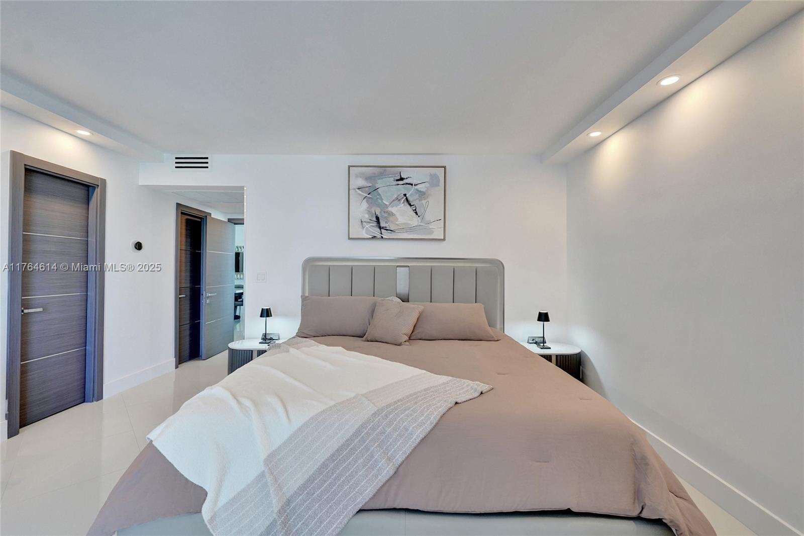 Sian Ocean Residences at 4001 Ocean Dr, Hollywood, FL 33019 - For Rent photo 4
