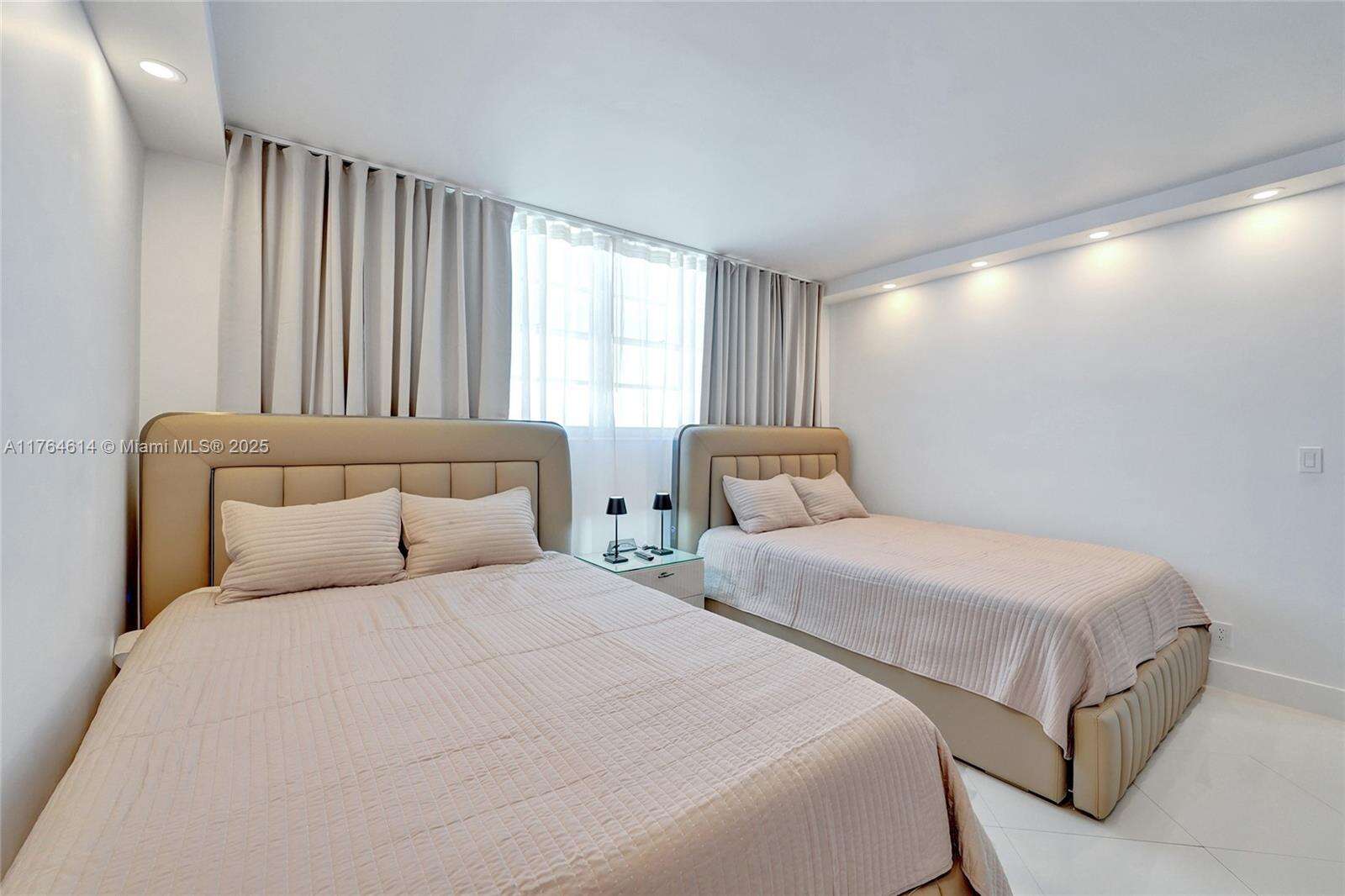 Sian Ocean Residences at 4001 Ocean Dr, Hollywood, FL 33019 - For Rent photo 37