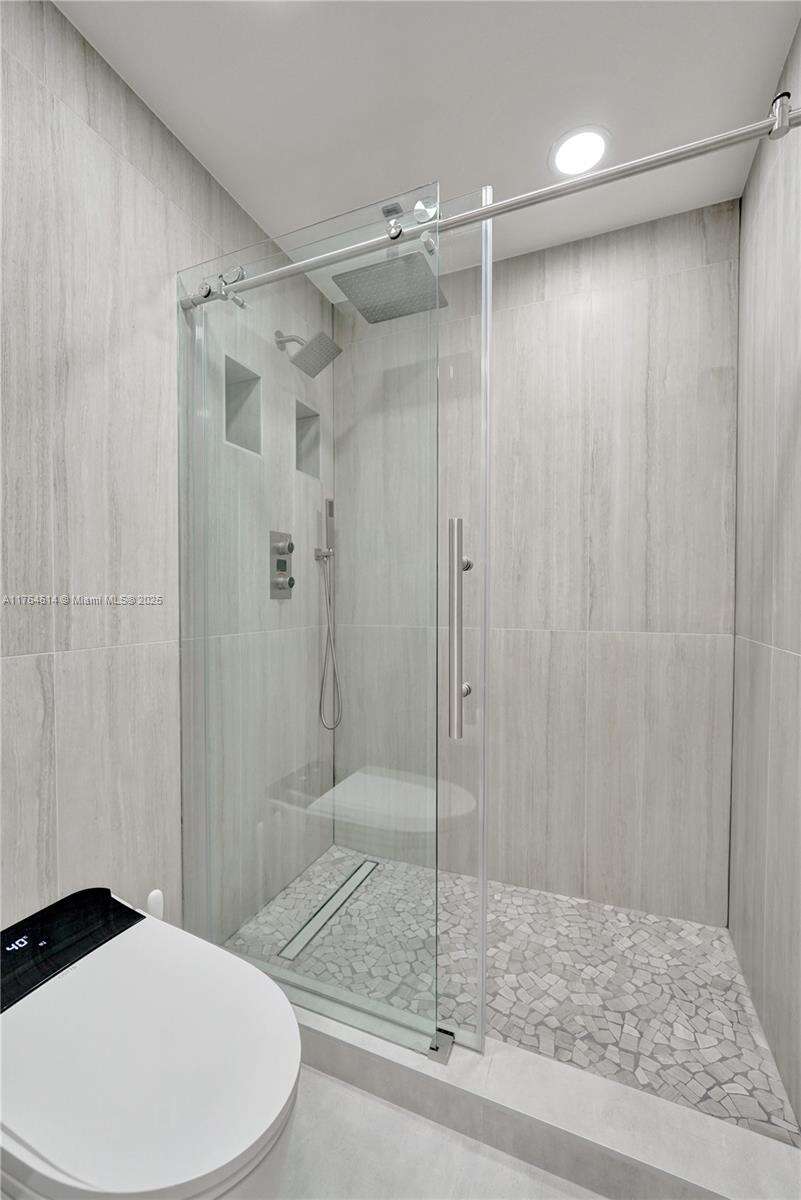 Sian Ocean Residences at 4001 Ocean Dr, Hollywood, FL 33019 - For Rent photo 43