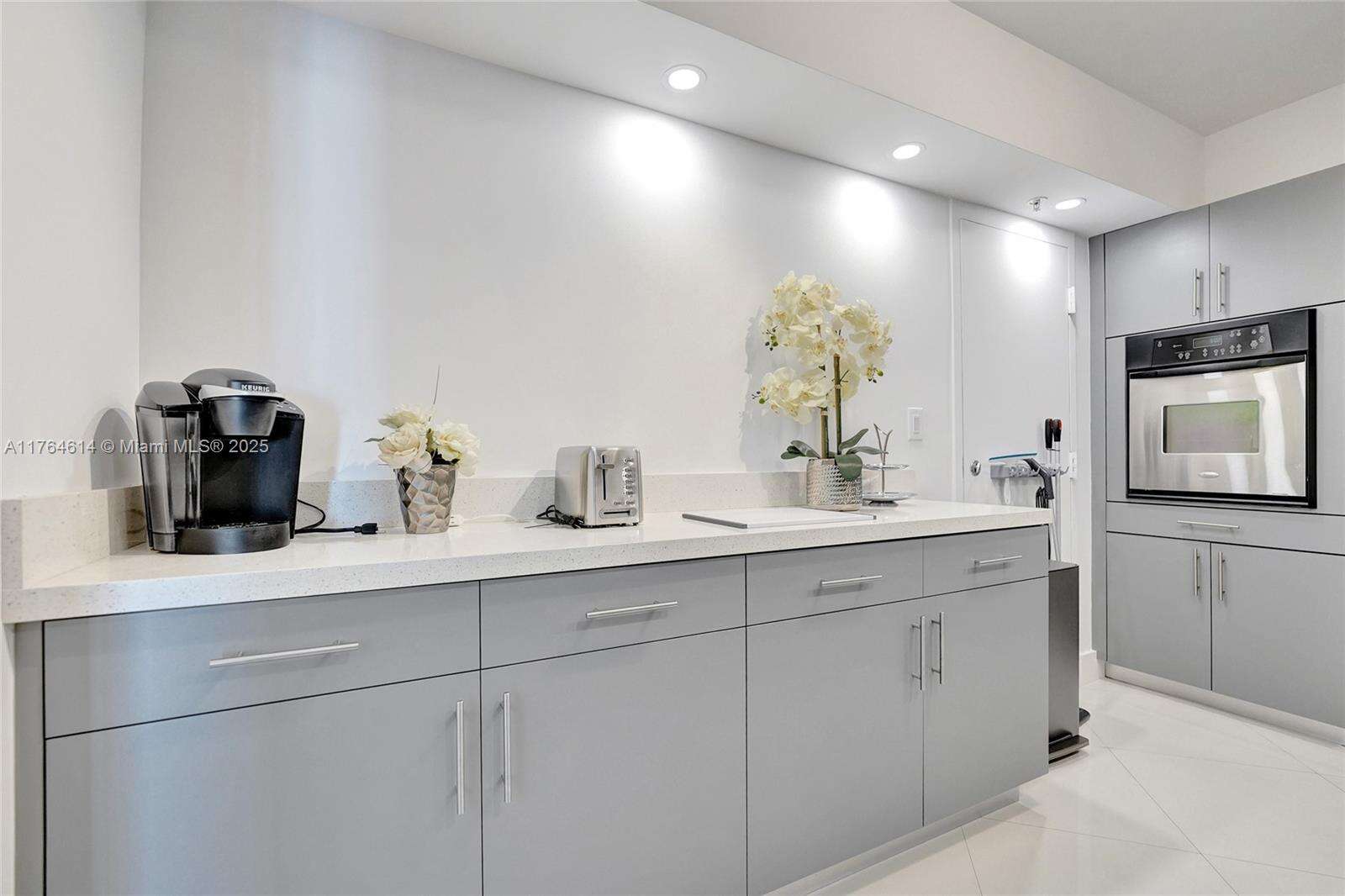 Sian Ocean Residences at 4001 Ocean Dr, Hollywood, FL 33019 - For Rent photo 49