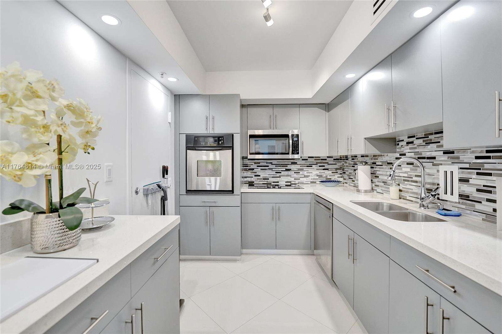 Sian Ocean Residences at 4001 Ocean Dr, Hollywood, FL 33019 - For Rent photo 50